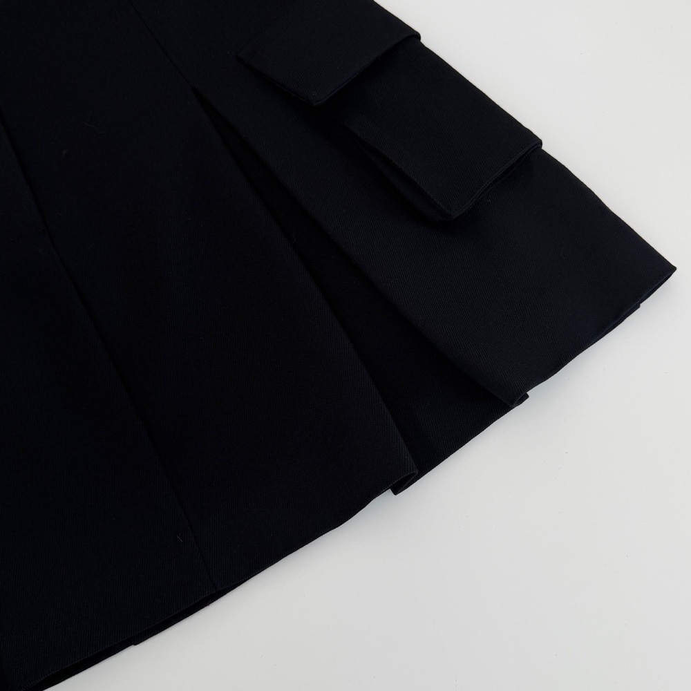 Aritzia Babaton Cameo Cargo Skirt in Black Size 4 - Picture 9 of 15